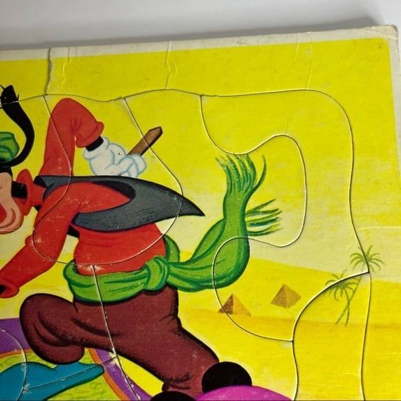 Vintage Walt Disney Mickey Mouse with Minnie & Goofy Frame Tray Puzzle - Picture 6 of 11